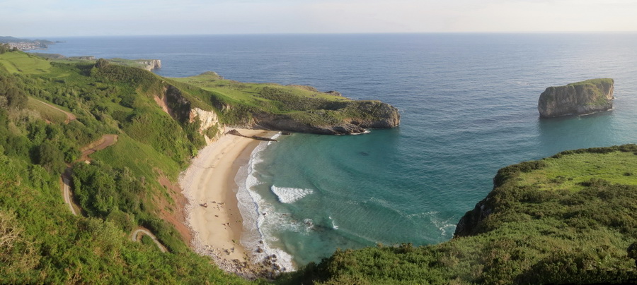 Playa de Ballota